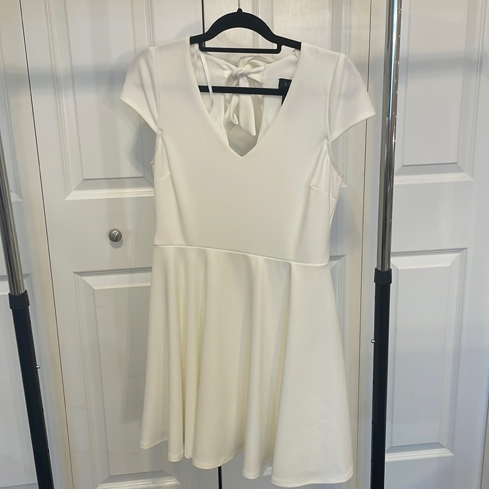 White tie-back dress, great condition!